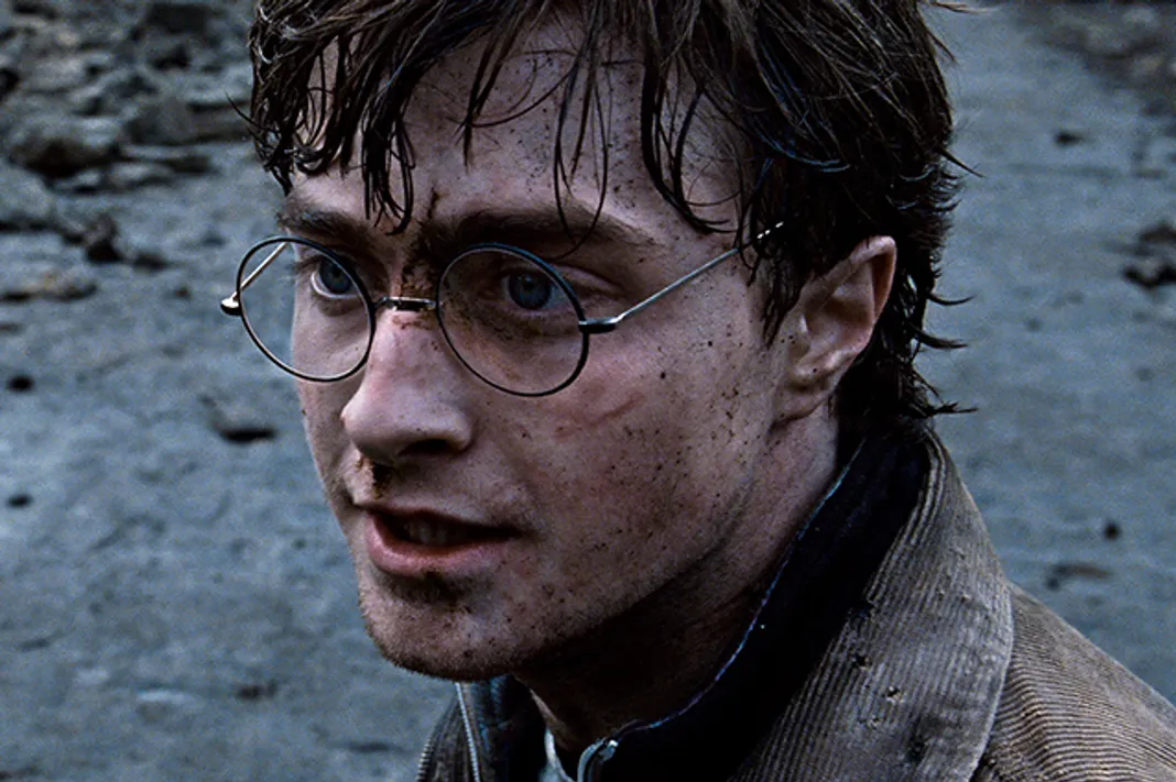 Daniel-Radcliffe-Harry-Potter-and-the-Deathly-Hallows-Warner-Bros-091316