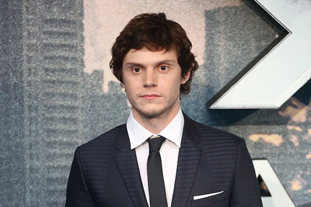 Evan-Peters-WENN-100616