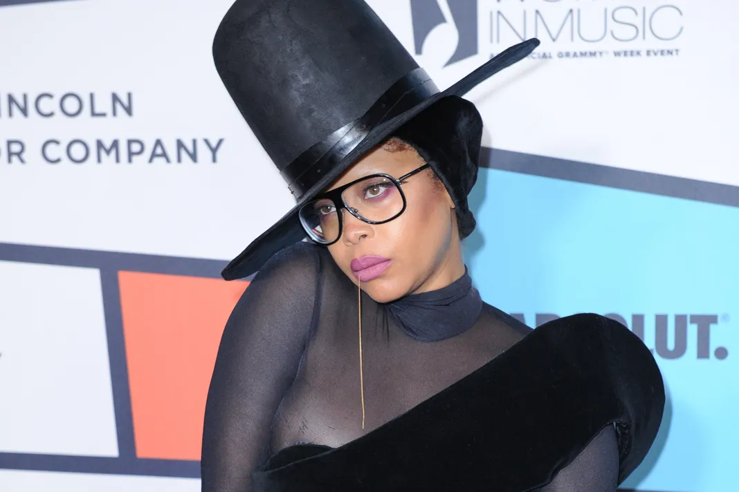 Erykah Badu Dating Producer/Actor Carl Jones (2017/04/17) Tickets to Movies in Theaters