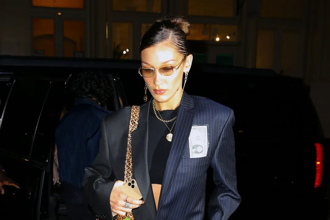 Bella Hadid: A Celeb Thrifting Before It Was Trendy (2020/12/23