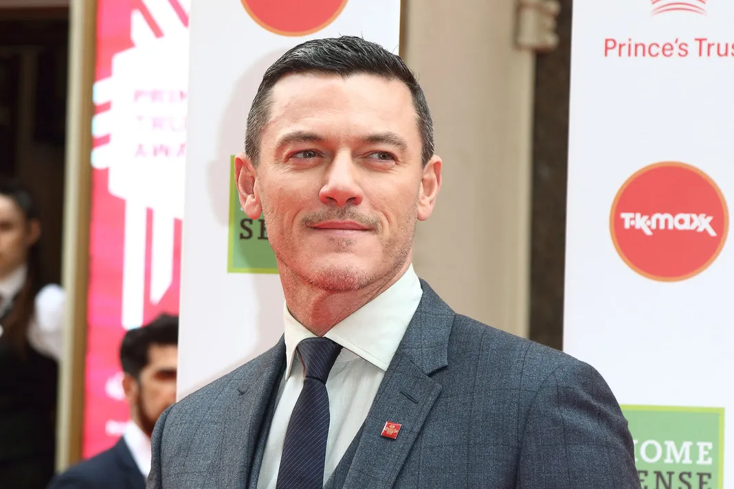 Luke Evans confirms he's single again (2021/01/11) Tickets to Movies