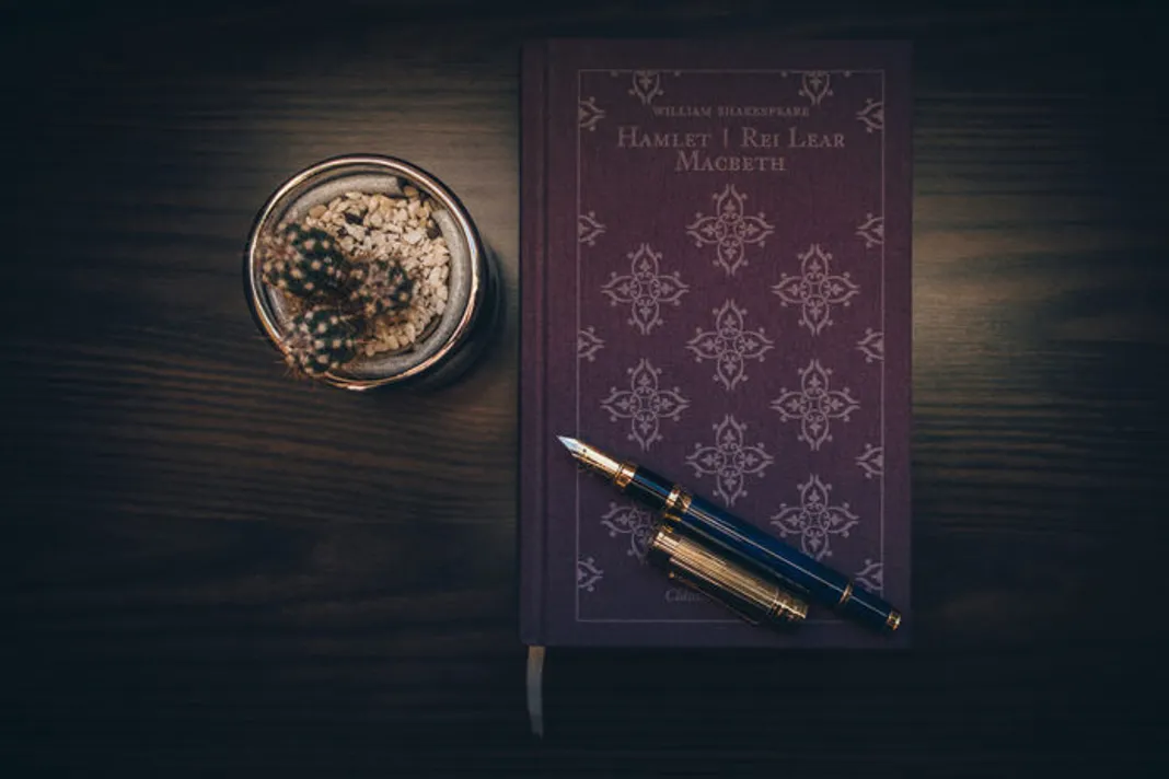 drunk shakespeare reviews_hamlet, rei lear, & macbeth book cover