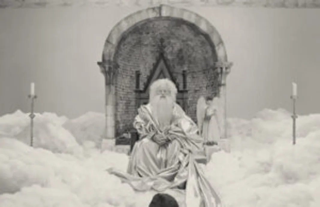 Bill Murray stars as God in director Wes Anderson's THE PHOENICIAN SCHEME, a Focus Features release. Credit: Courtesy of TPS Productions/Focus Features © 2025 All Rights Reserved.