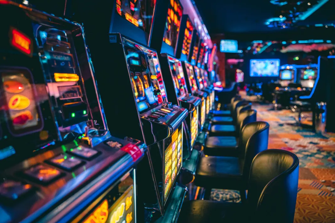 How to Play Slots: A Beginner's Guide to Slot Machines (2025/05/25)- Hollywood.com | Entertainment News, Movies, TV, Music & Culture