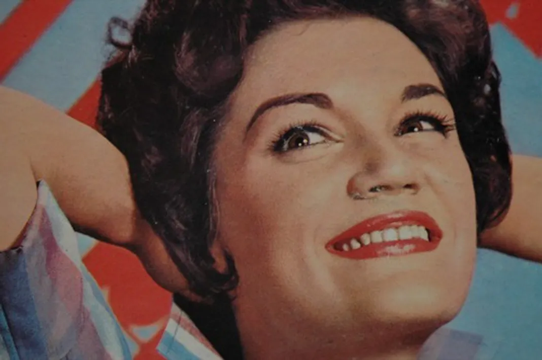 A Voice of a Generation: Connie Francis Passes Away at 87 (2025/07/17)-  Tickets to Movies in Theaters, Broadway Shows, London Theatre & More |  Hollywood.com