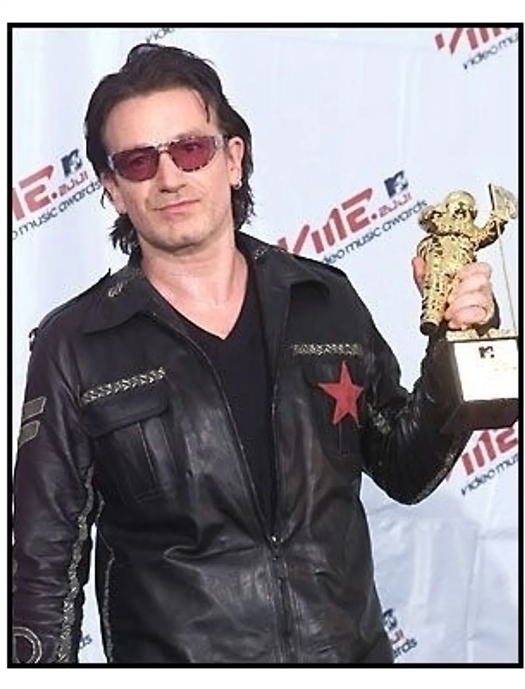 2001 MTV Video Music Awards: Bono in press room 