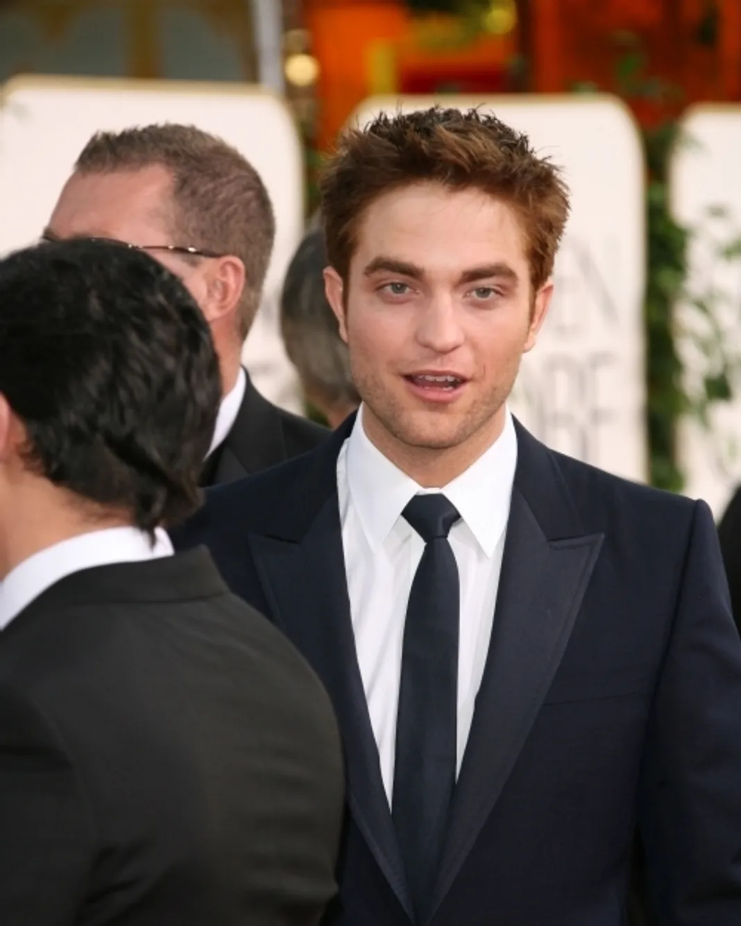 2011 Golden Globe Red Carpet: Robert Pattinson