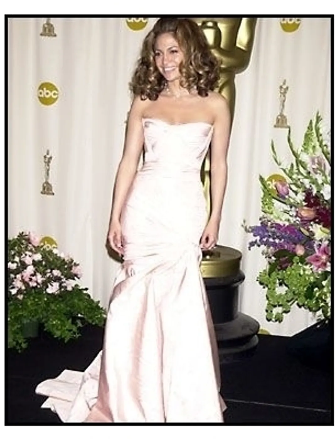 Academy Awards 2002 Fashion: Jennifer Lopez