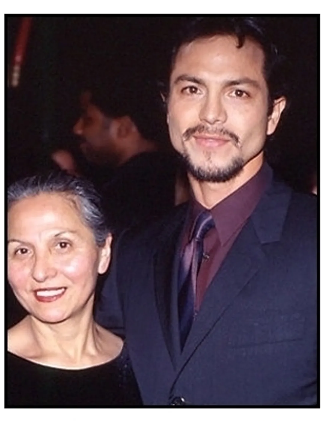 Benjamin Bratt and his mother at the Miss Congeniality premiere 