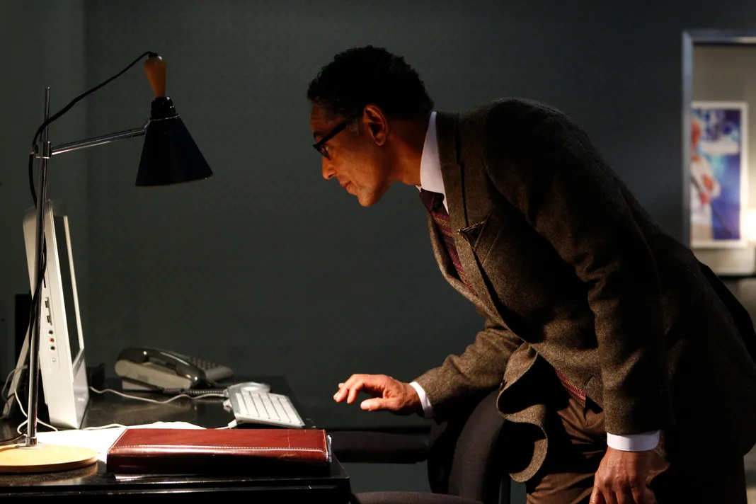 Community, Giancarlo Esposito