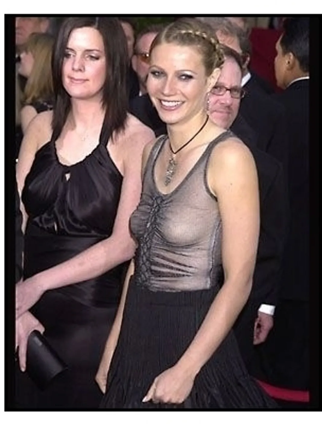 Gwyneth Paltrow at the 2002 Academy Awards (full-length)