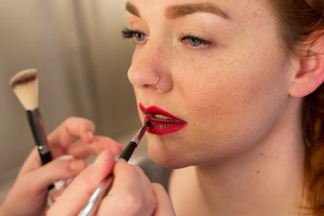 Holiday makeup, red lips, ombre lips, rouge new york