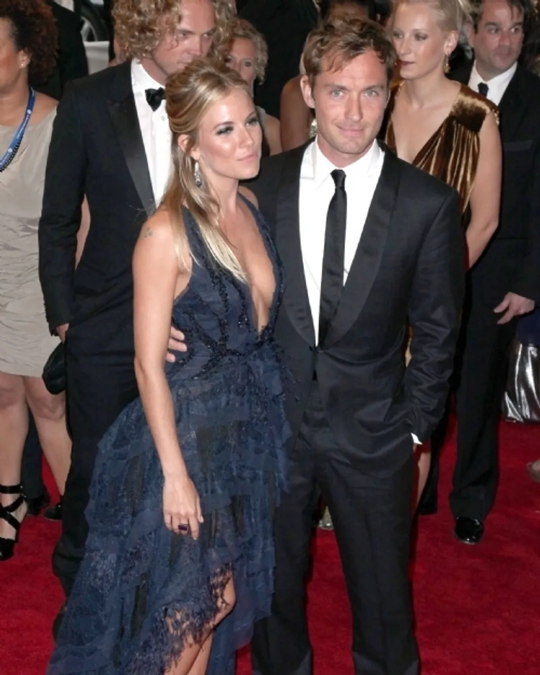 Jude Law and Sienna Miller at The MET Costume Institute Gala Benefit. New York City, 5.3.10