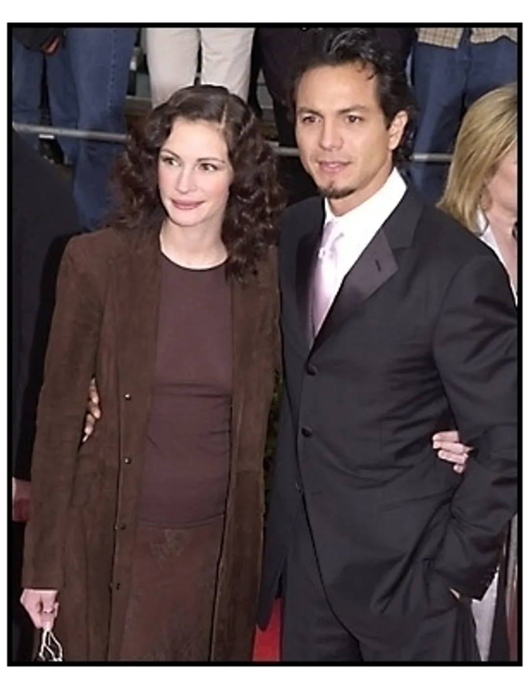 Julia Roberts and Benjamin Bratt at the SAG Screen Actors Guild Awards 2001