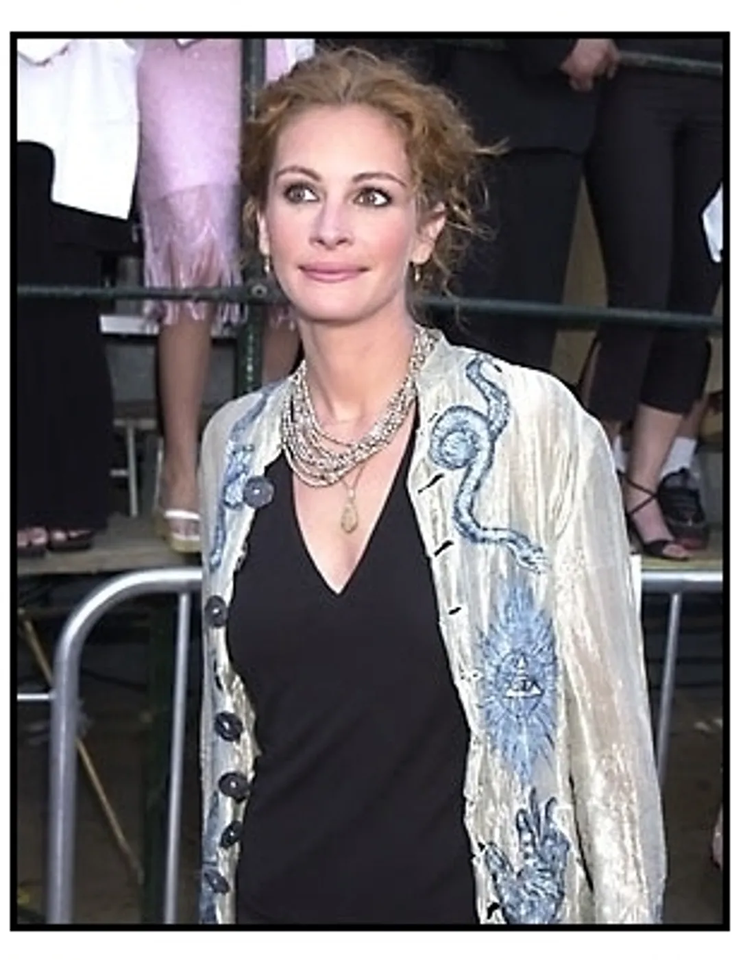 Julia Roberts at the America's Sweethearts premiere