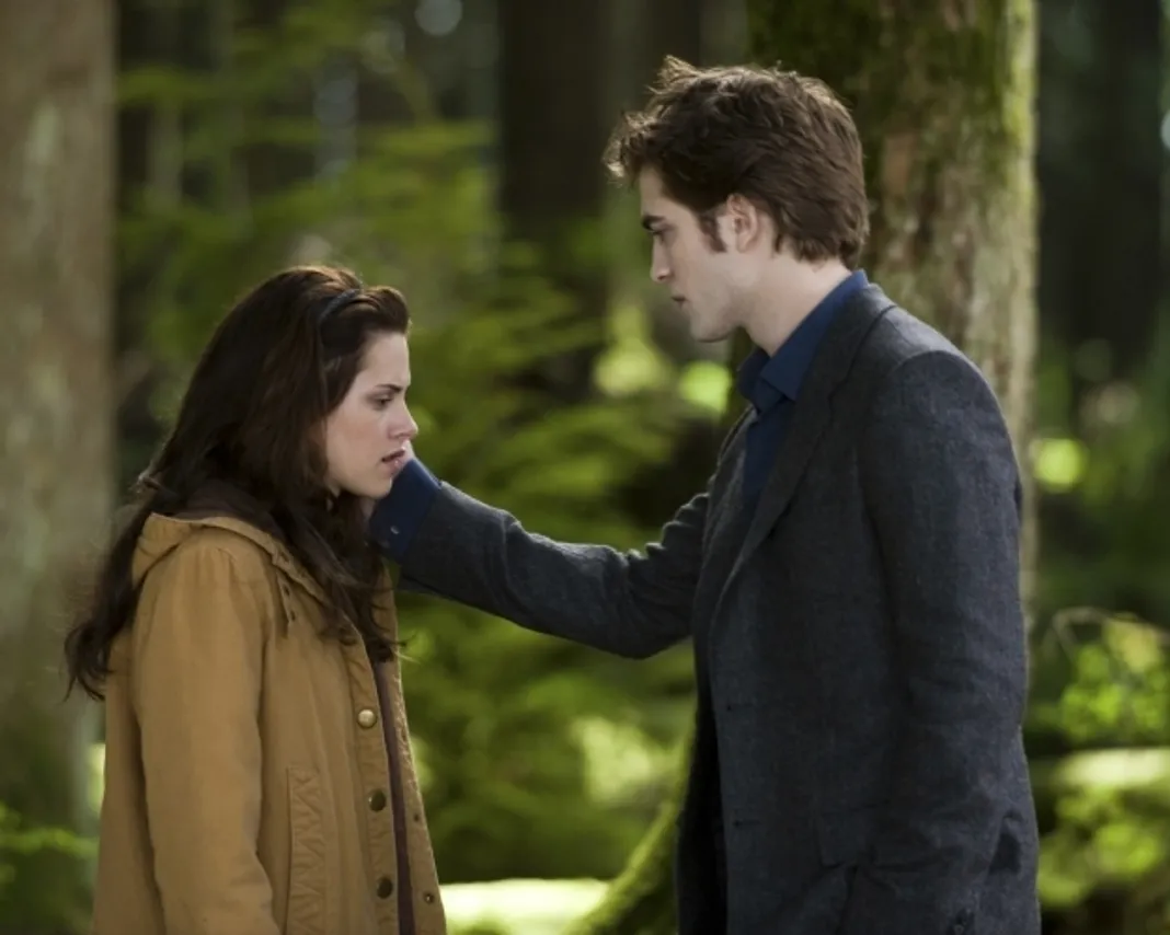 Kristen Stewart and Robert Pattinson in 'New Moon'
