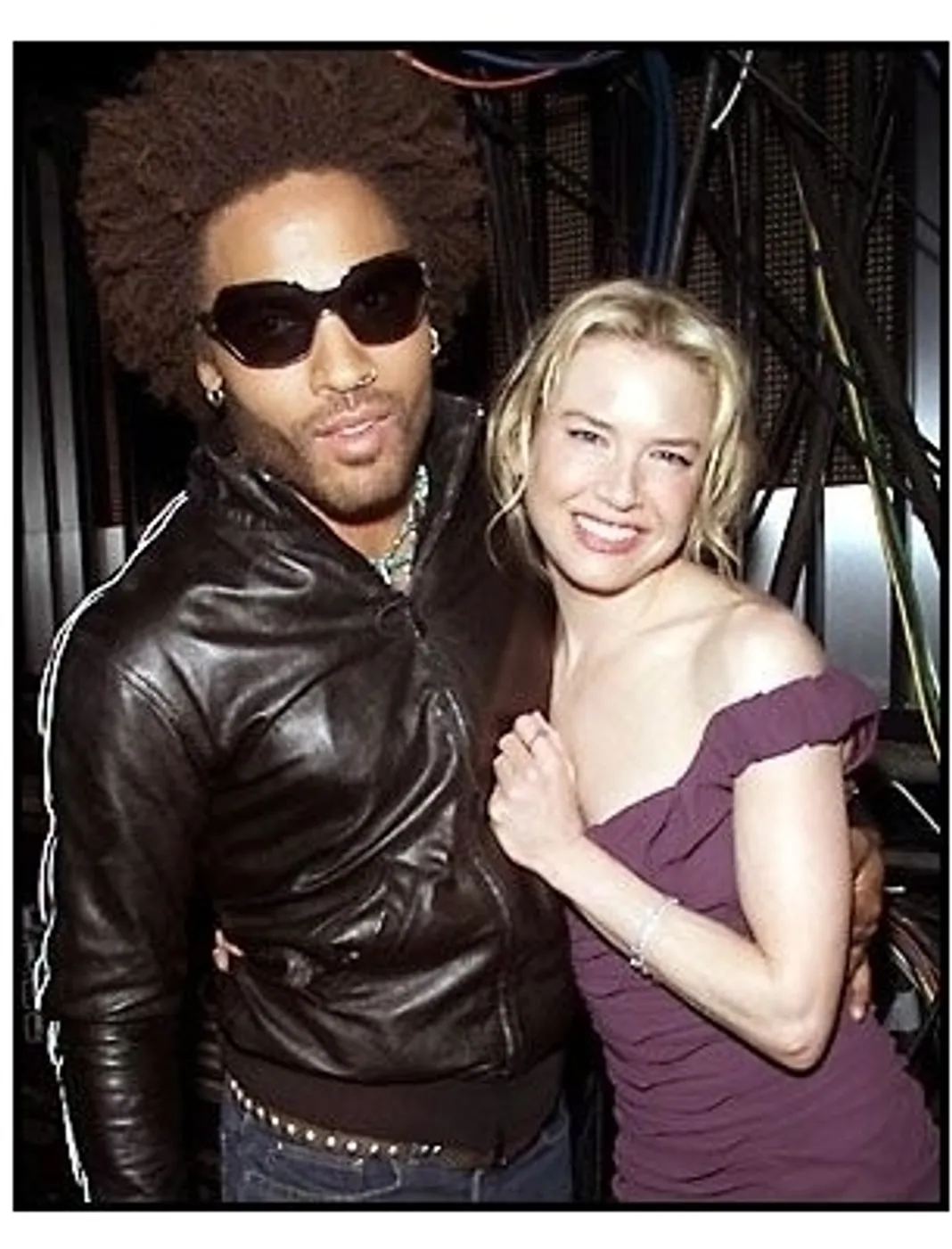 Lenny Kravitz and Renee Zellweger backstage at the 2001 VH1 Vogue Fashion Awards at Hammerstein Ballroom in New York City, 10/19/01.