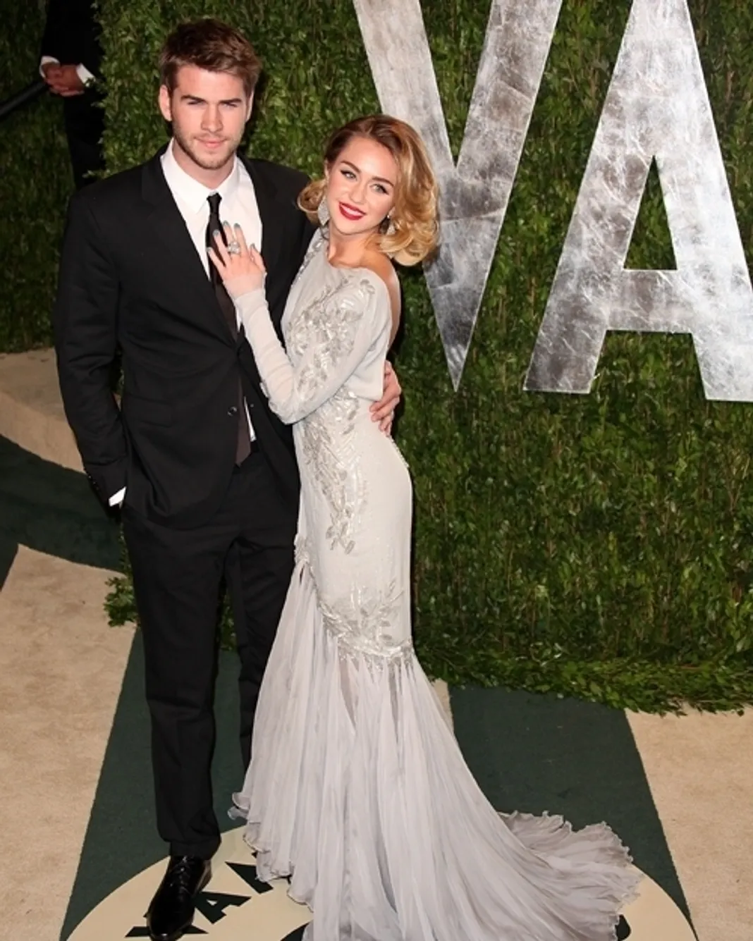 Liam Hemsworth,Miley Cyrus