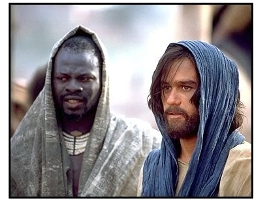 The Four Feathers movie still: Djimon Hounsou is Abou Fatma and Heath Ledger as Harry