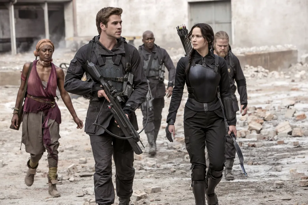 The Hunger Games: Mockingjay, Jennifer Lawrence, Liam Hemsworth
